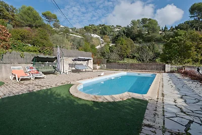 Ruhiges Haus in Drap mit Schwimmbad