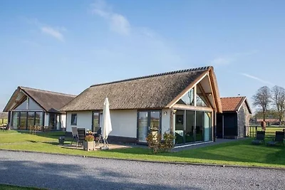 Moderna casa vacanze con giardino ad...