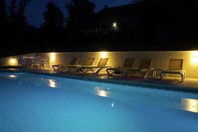 Geräumiges Ferienhaus mit Pool in Sussac...