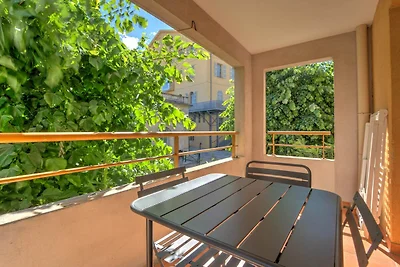 Apartment an der Riviera in Grasse mit Balkon