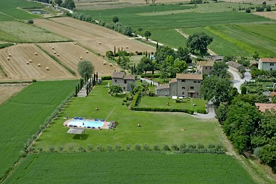 Appartamento a Cortona con Piscina e Vista