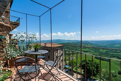 Majestic Holiday Home in Montecastelli with...