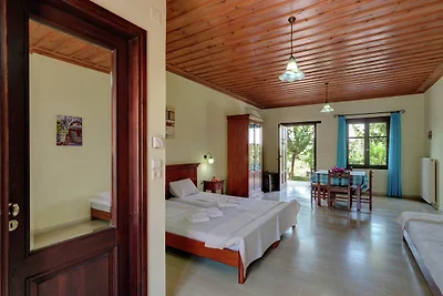 Ferienhaus in Douliana mit Gemeinschaftspool