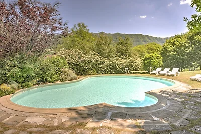 Rustikales Ferienhaus mit Pool