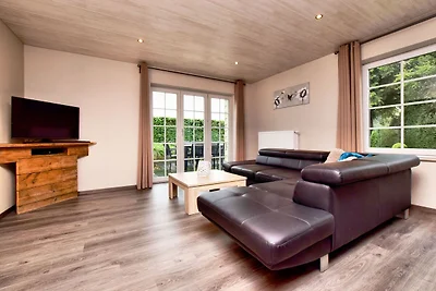 Modernes Familienhaus mit Wellness