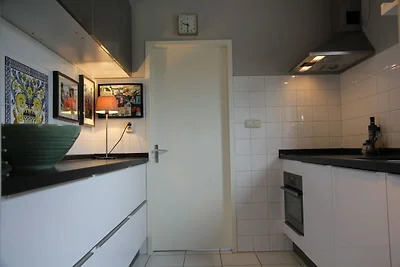 Moderne Villa mit Garten in Groet