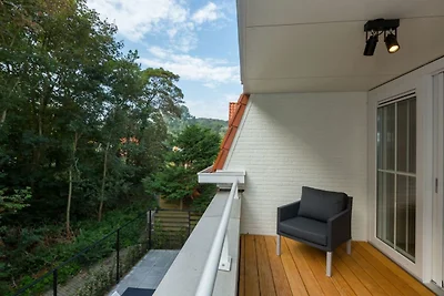 Üppige Wohnung mit Dachterrasse
