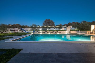 Beautiful Villa in Vrsar with Swimming Pool