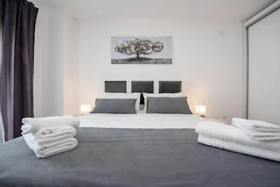 Villa Tomi  - Classic One Bedroom Apartment W...