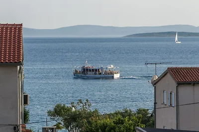Luxuriöse Villa mit Swimmingpool in Pakoštane