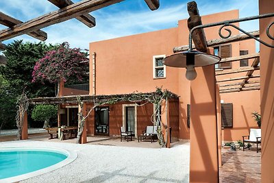 Schöne Villa in Marsala mit Pool