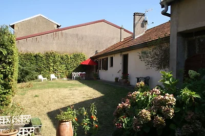 Ferienhaus in der Nähe des Waldes