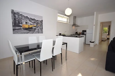 Villa panoramica con piscina e giardino