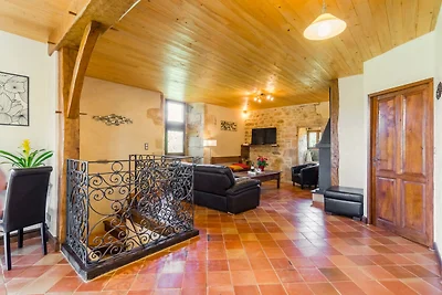 Ruhiges Ferienhaus mit Pool