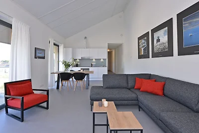 Apartment am Wasser mit Terrasse