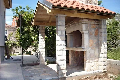 Haus mit drei Schlafzimmern und Terrasse