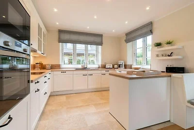 Ferienhaus in Midlum mit Sauna und Wifi