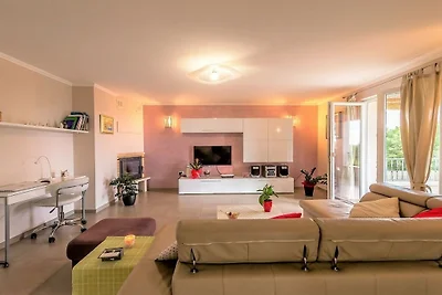Villa in Tinjan met barbecue en wifi.