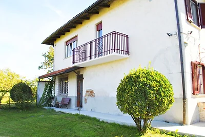 Schönes Ferienhaus in Moncucco Torinese mit...