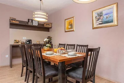 Familienvilla mit Meerblick und beheiztem...