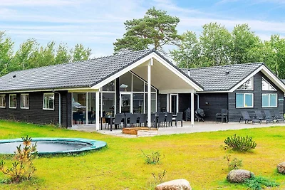18 Personen Ferienhaus in Væggerløse