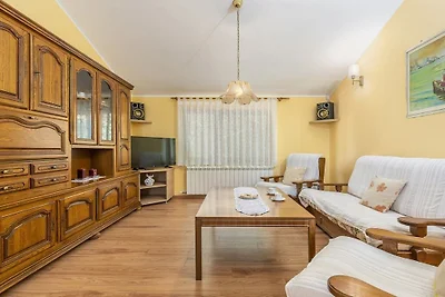 Ferienhaus in Tinjan mit Schwimmbecken