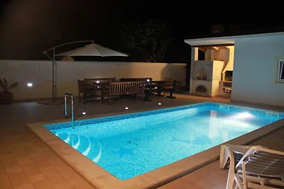 Gemütliches Appartement in Vinkuran mit Stran...