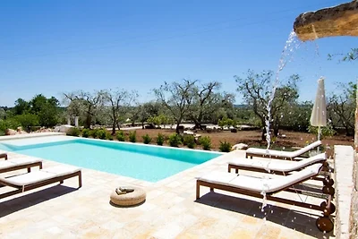 Villa im Itria-Tal mit Infinity-Pool