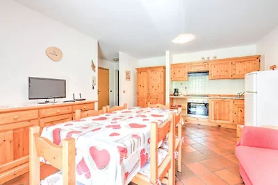 Geräumiges Chalet mit Garten in Tirol in...