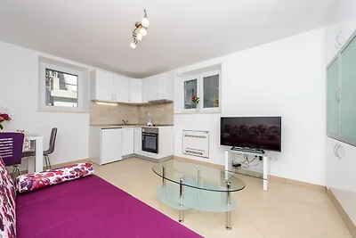 Apartment Pavlina - One Bedroom Apartment wit...