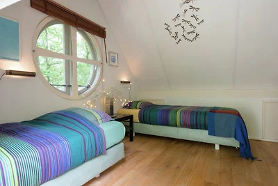 Komfortables Ferienhaus in einem Waldgebiet