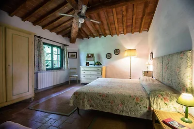 Appartamento con piscina a Ghizzano Italia