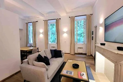 Außergewöhnliche Lage am Hafen von Nizza