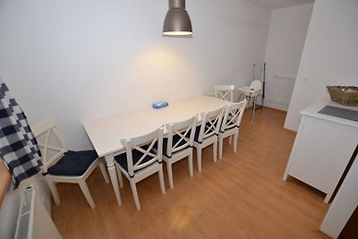 Comfortable Apartment with Balcony, Storage a...
