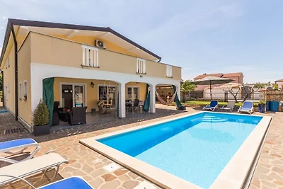 Apartament wakacyjny z 4 sypialniami