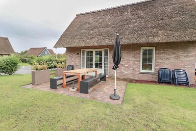 Freistehende, geräumige Strandvilla für 8...