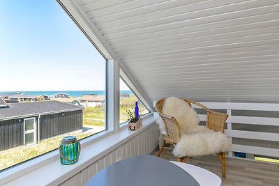 Geräumiges Ferienhaus in Lokken mit Terrasse