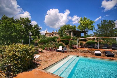 Luxuriöses Bauernhaus in Umbertide mit Pool