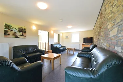 Großzügiges Ferienhaus mit Sauna in Rendeux