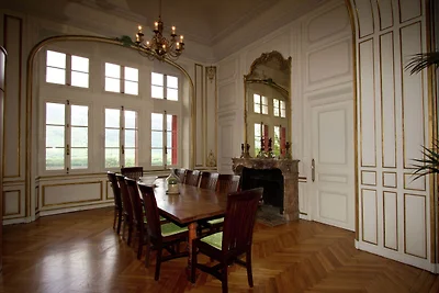 Gemütliches Schloss mit Schwimmbad