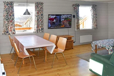 6 Personen Ferienhaus in Aukra