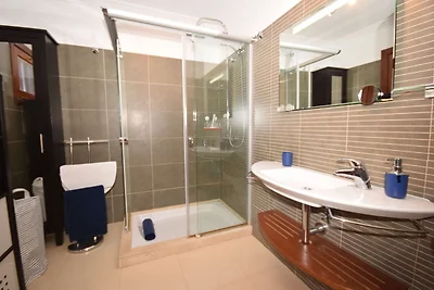 Luxus-Ferienhaus in Playa Blanca mit Pool