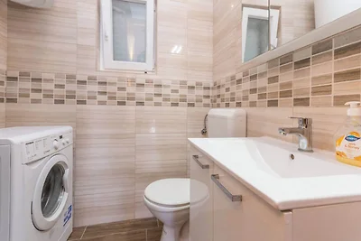 Strandhaus in Drage, in der Nähe von Vrana