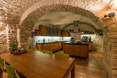 Casa con piscina, giardino e wifi in borgo me...