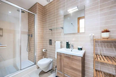 Wohnung in Burgau mit Pool und Balkonen