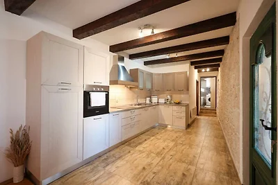 Landhaus mit Pool und Garten