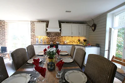 Herrenhaus in Bastogne mit Garten