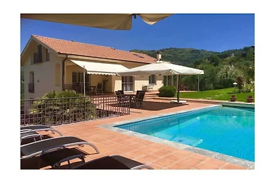 Villa in Soldano mit Schwimmbecken