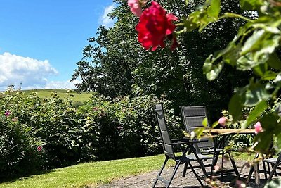 Huis in het Knüllgebirge met balkon, tuin