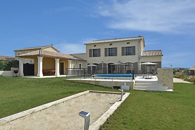 Villa met verwarmd privézwembad bij Uzès